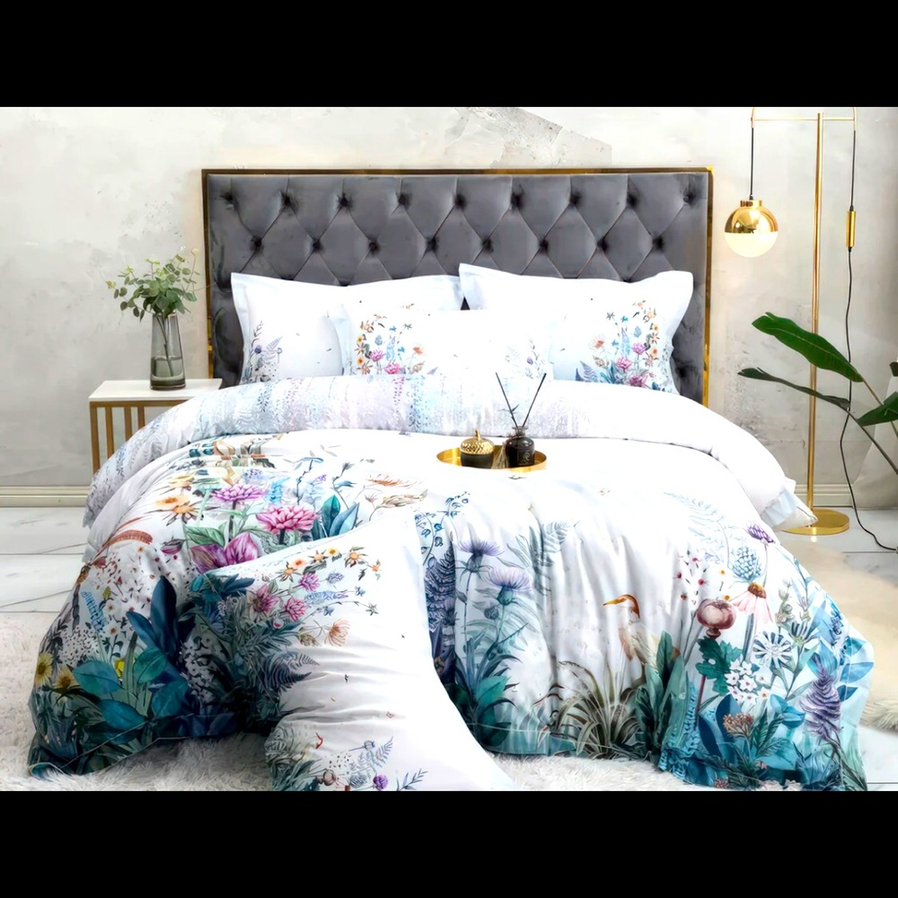 Duvet cover set with two pillow cases
